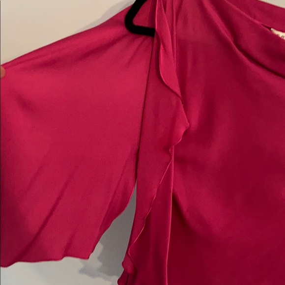 Trina Turk fushia silk top - Picture 2 of 4